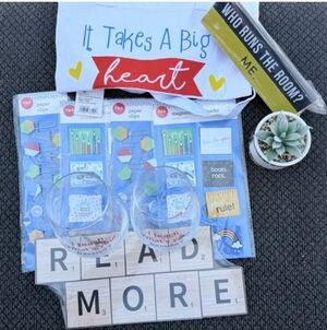 Teacher Appreciation Gift Set with Heart and Inspirational Decor 10 Pieces